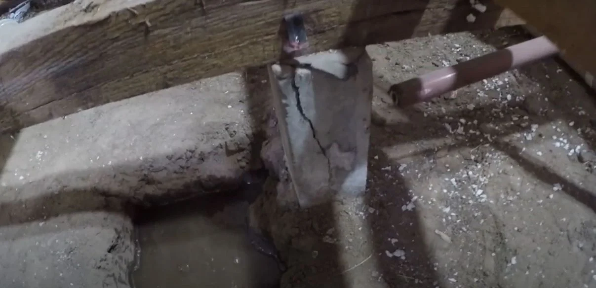 Image of a cracked concrete stump in Newtown before restumping Geelong homes